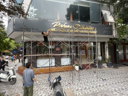 BIỂN QUẢNG CÁO MỸ PHẨM NƯỚC HOA CAO CẤP TẠI HẢI DƯƠNG