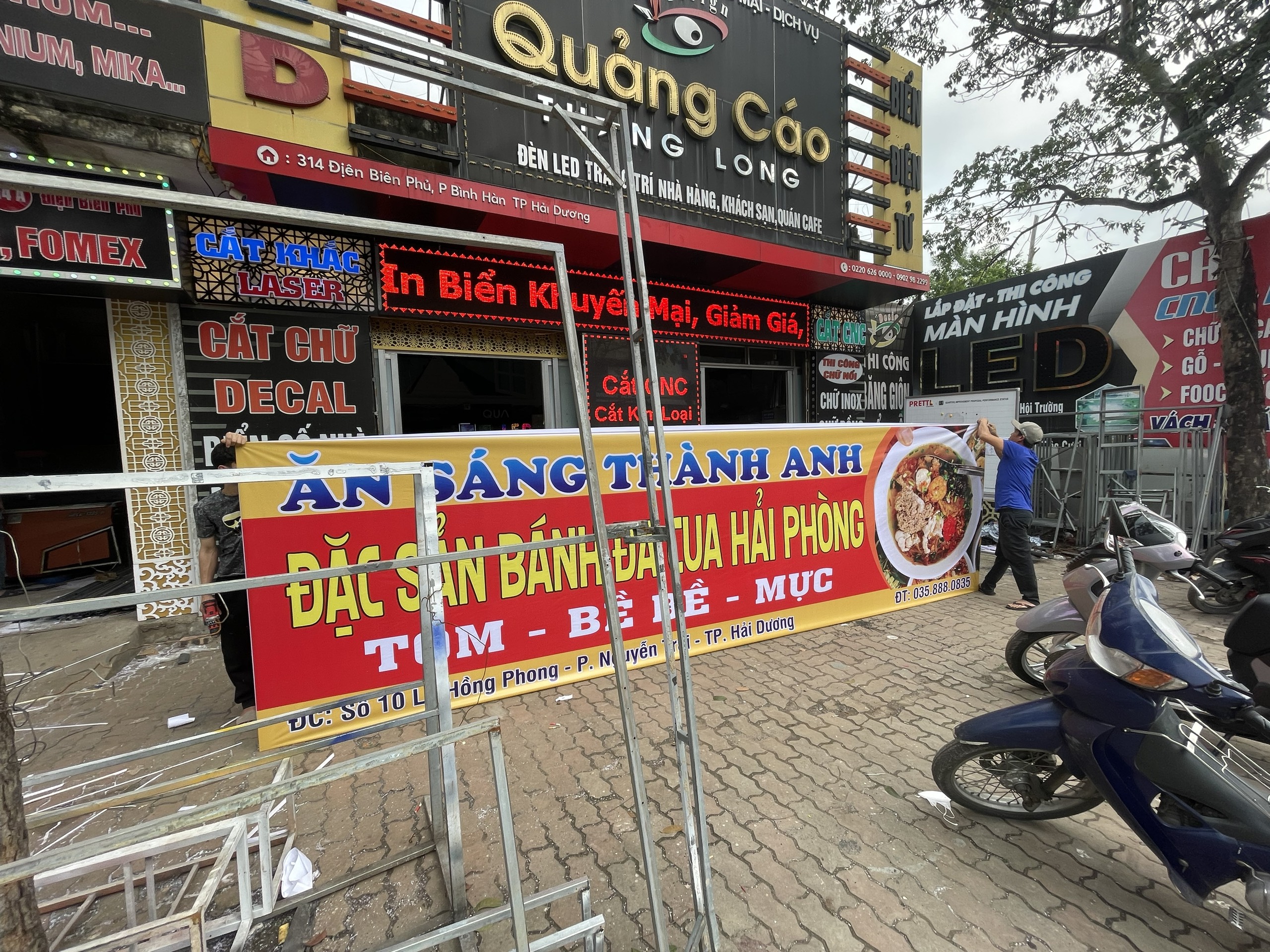 BIỂN QUẢNG CÁO IN HÌNH ẢNH MỘT MẶT