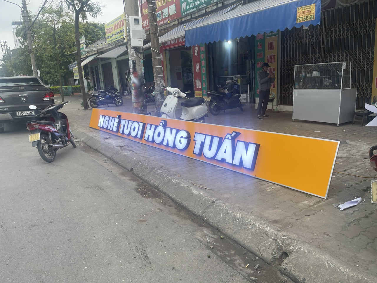 BIỂN CHỮ NỔI MẶT TIỀN NGHÉ TƯƠI HỒNG TUẤN