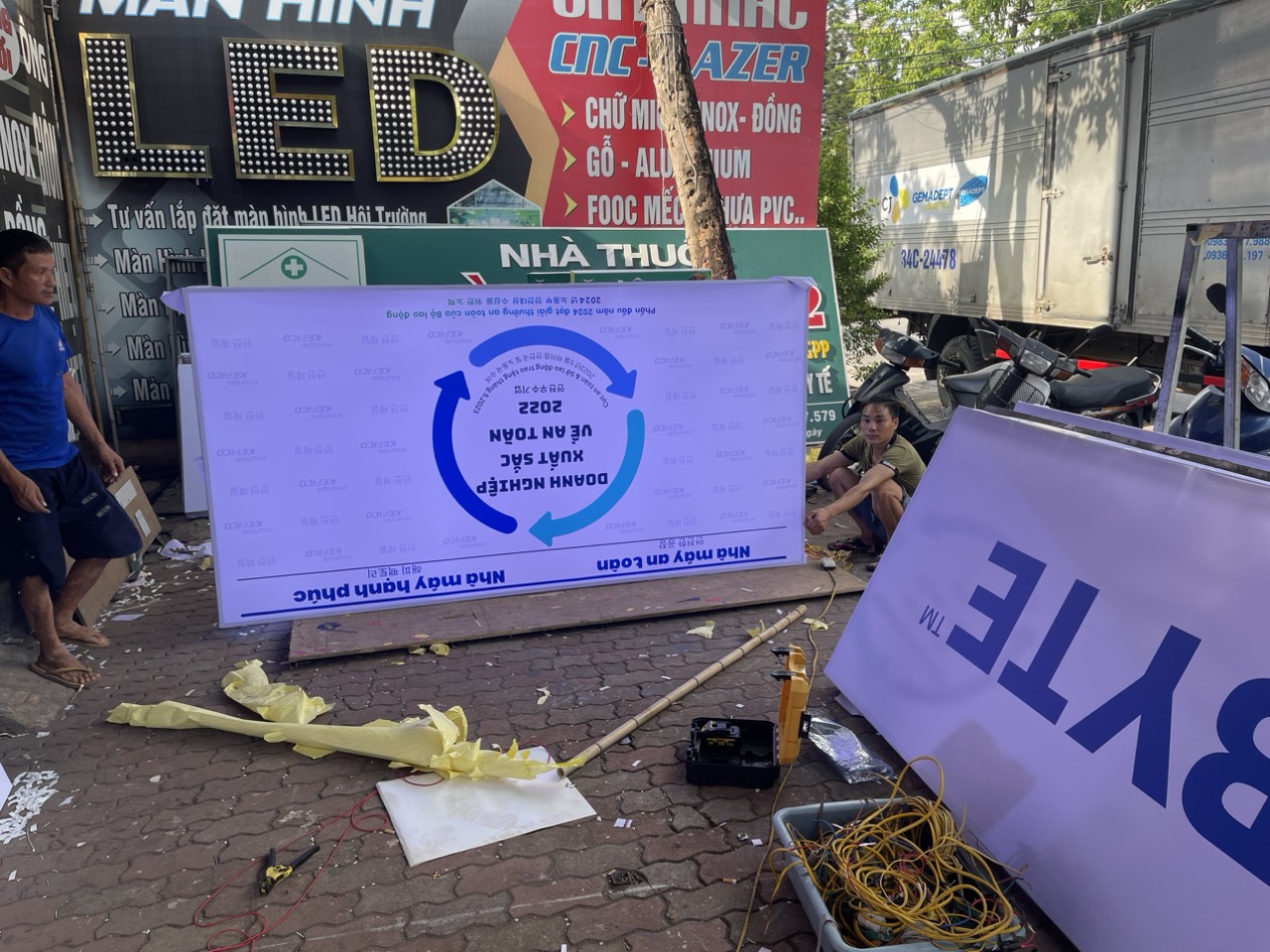 LÀM BIỂN QUẢNG CÁO Ở TỨ KỲ HẢI DƯƠNG