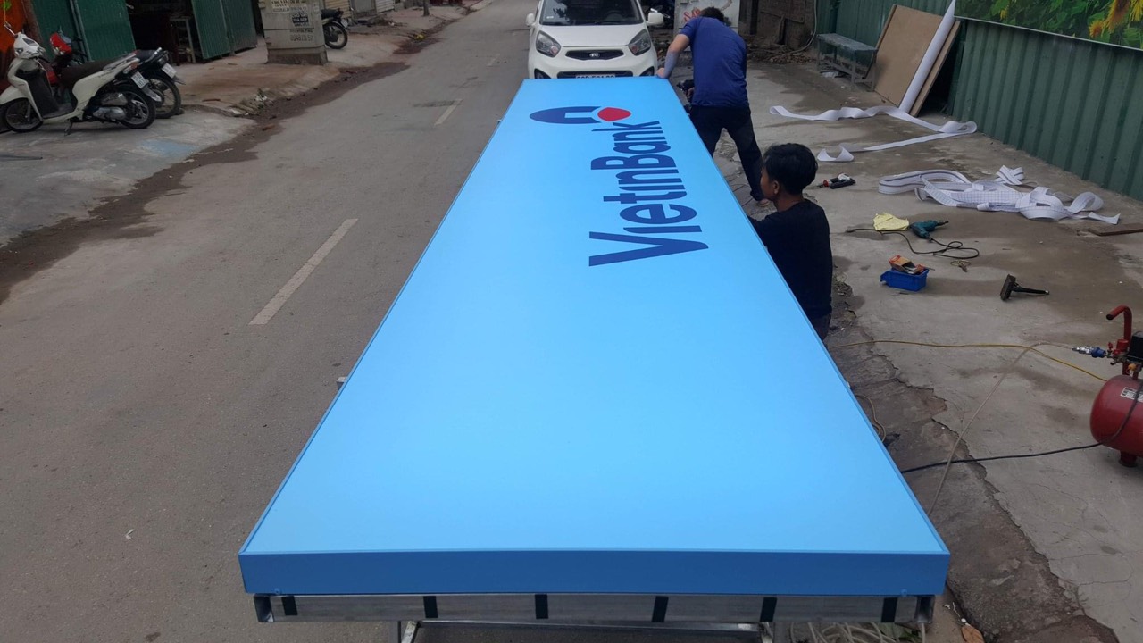 BIỂN QUẢNG CÁO IN UV Ở HẢI DƯƠNG