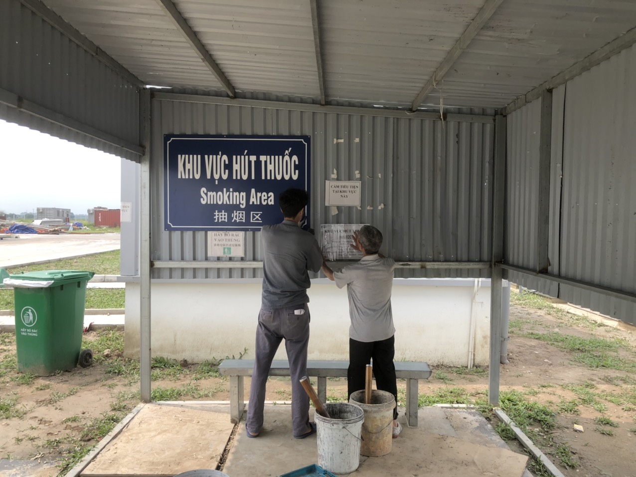 BIỂN QUẢNG CÁO KHU VỰC HÚT THUỐC Ở HẢI DƯƠNG