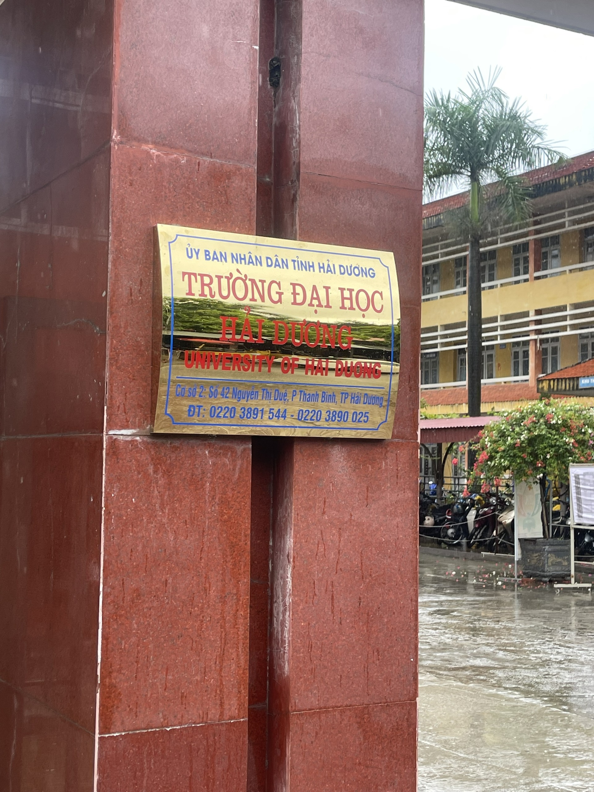 BIỂN INOX CONG TRƯỜNG HỌC