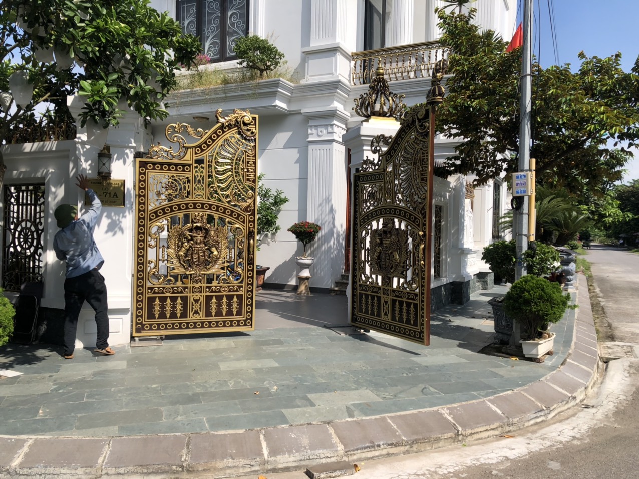 THI CÔNG BIỂN SỐ NHÀ BIỂN BIỆT THỰ Ở HẢI DƯƠNG