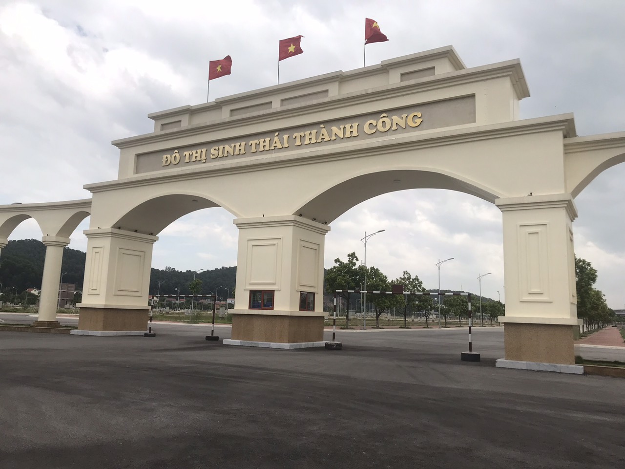 BIỂN QUẢNG CÁO INÕ BẤT ĐỘNG SẢN Ở KHU ĐÔ THỊ THỊ XÃ KINH MÔN
