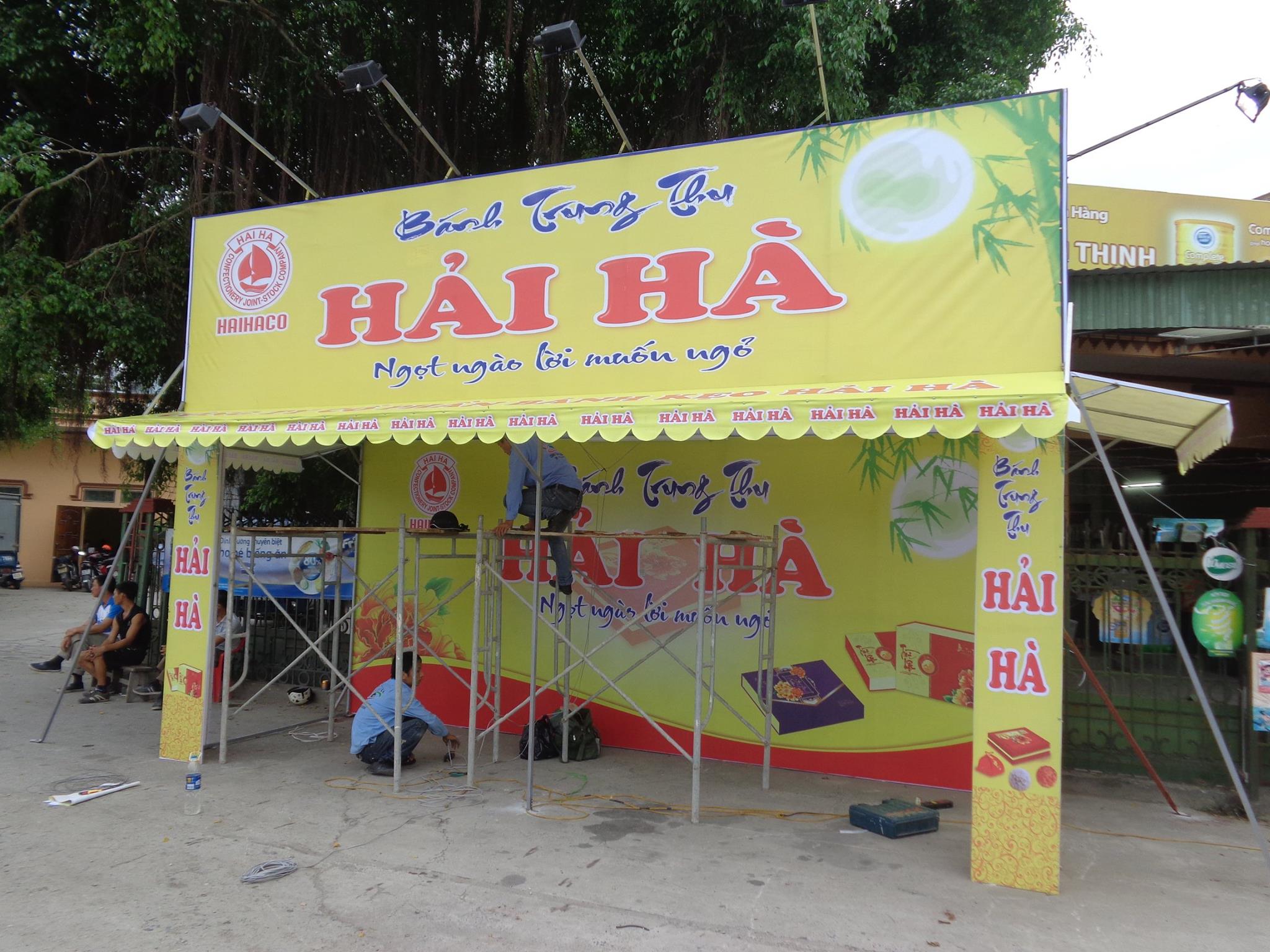 THI CÔNG GIAN HÀNG BÁNH KẸO TRUNG THU HẢI DƯƠNG
