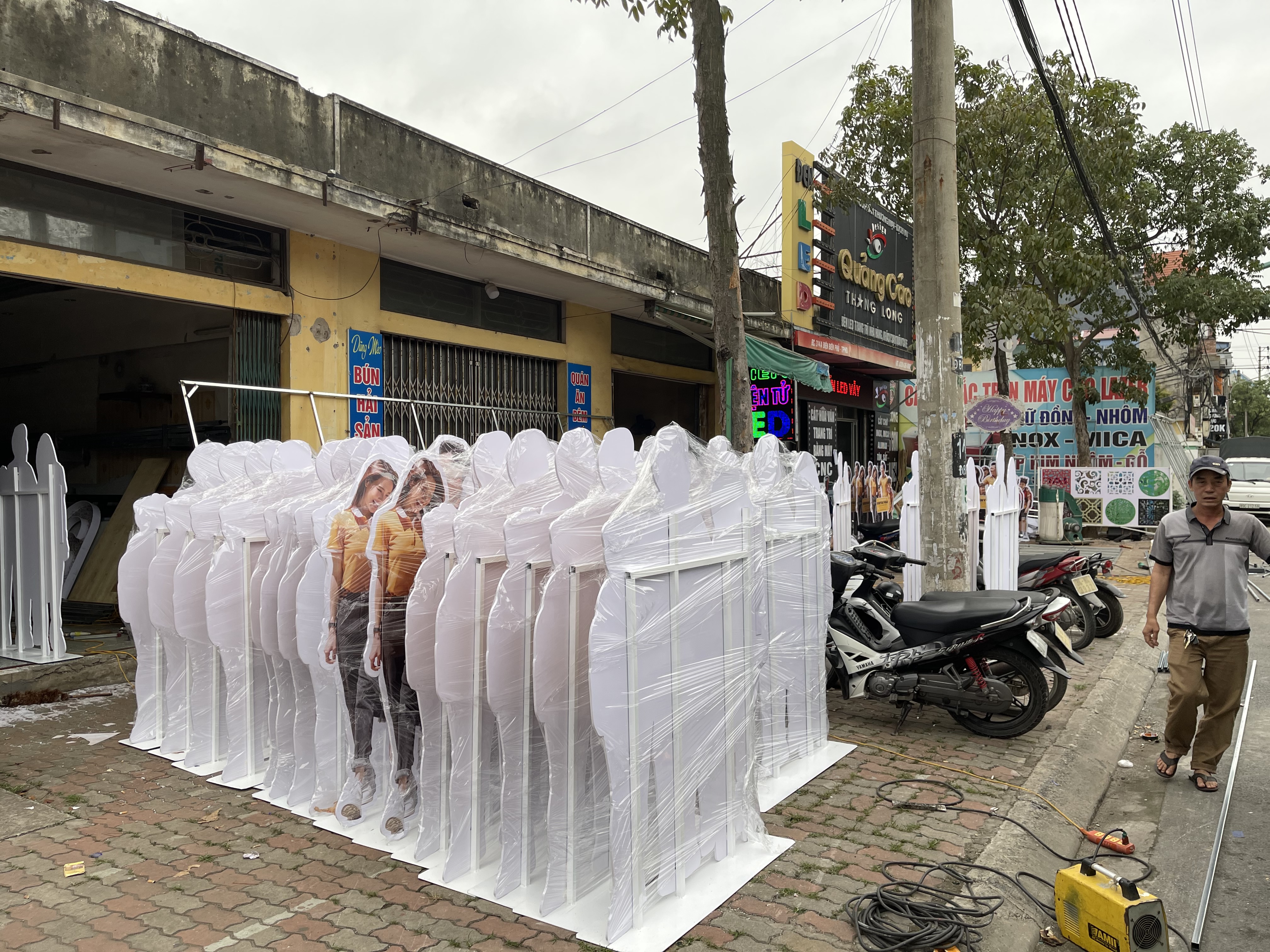 CẮT CNC ỨNG DỤNG THỜI TRANG