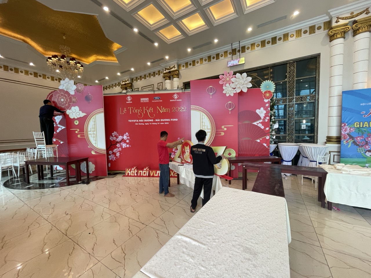 THI CÔNG BIỂN CHÚC MÙNG Ở TRUNG TÂM TIỆC CƯỚI HẢI DƯƠNG