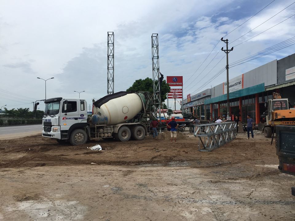 ĐỔ BÊ CÔNG CỘT BIỂN QUẢNG CÁO 