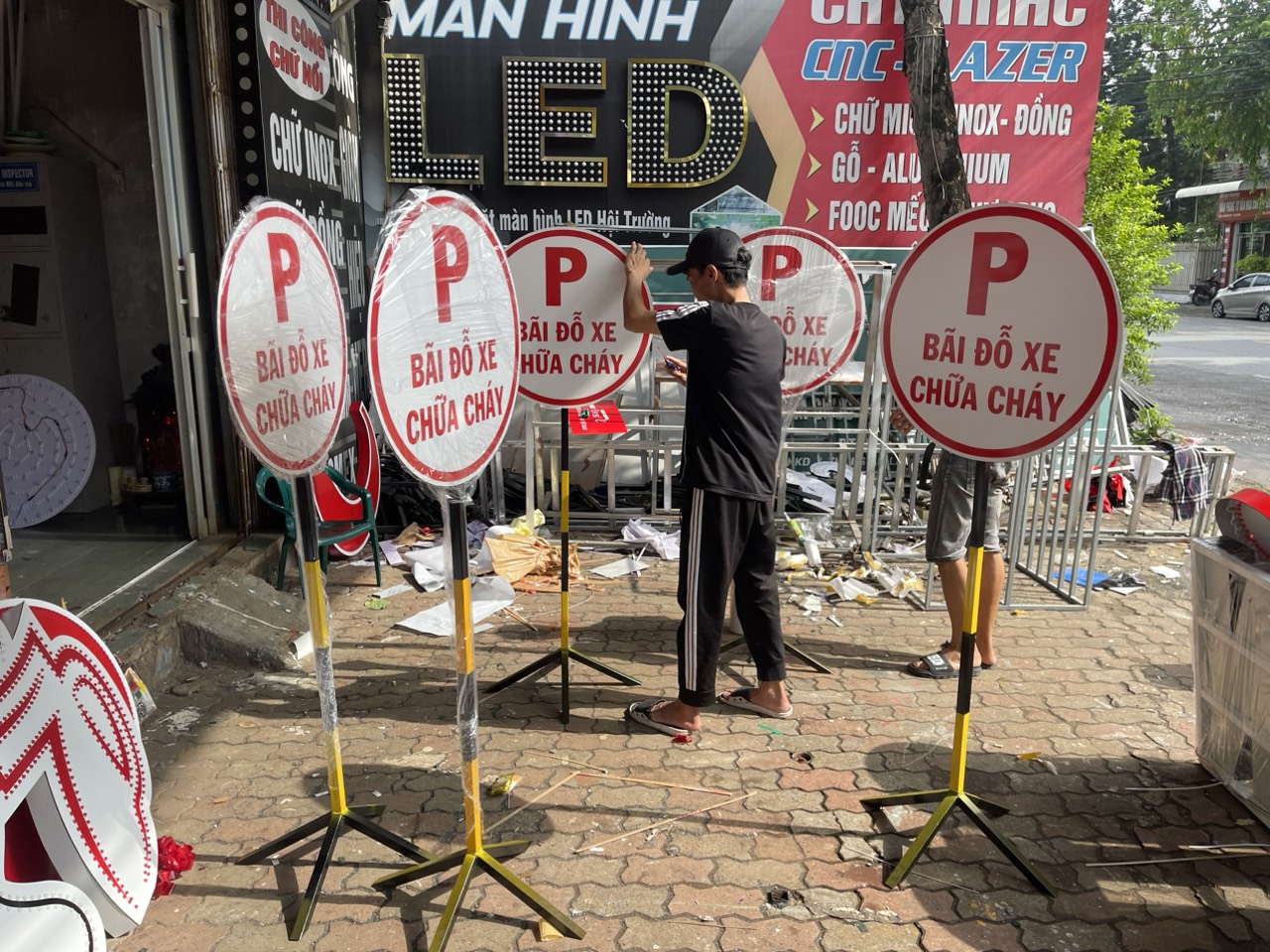 DÁN CHỮ BIỂN PHẢN QUANG BIỂN CHỈ DẪN GIAO THÔNG Ở HẢI DƯƠNG
