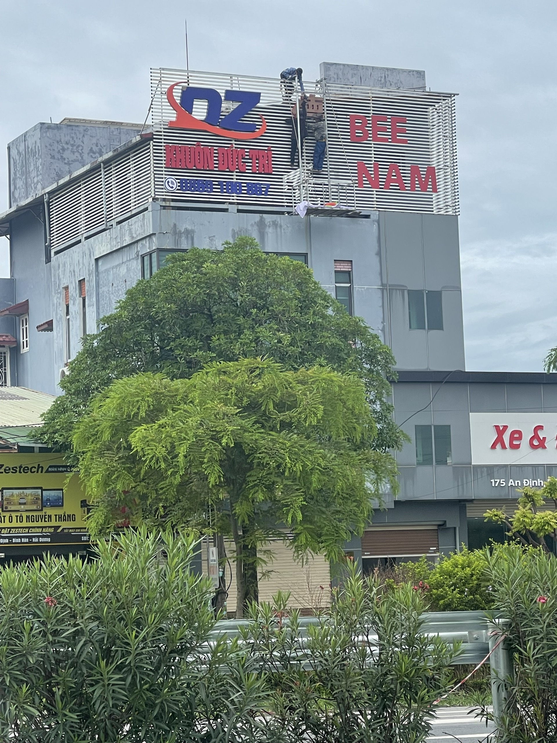 THI CÔNG QUẢNG CÁO Ở ĐƯỜNG 5 Ở HẢI DƯƠNG