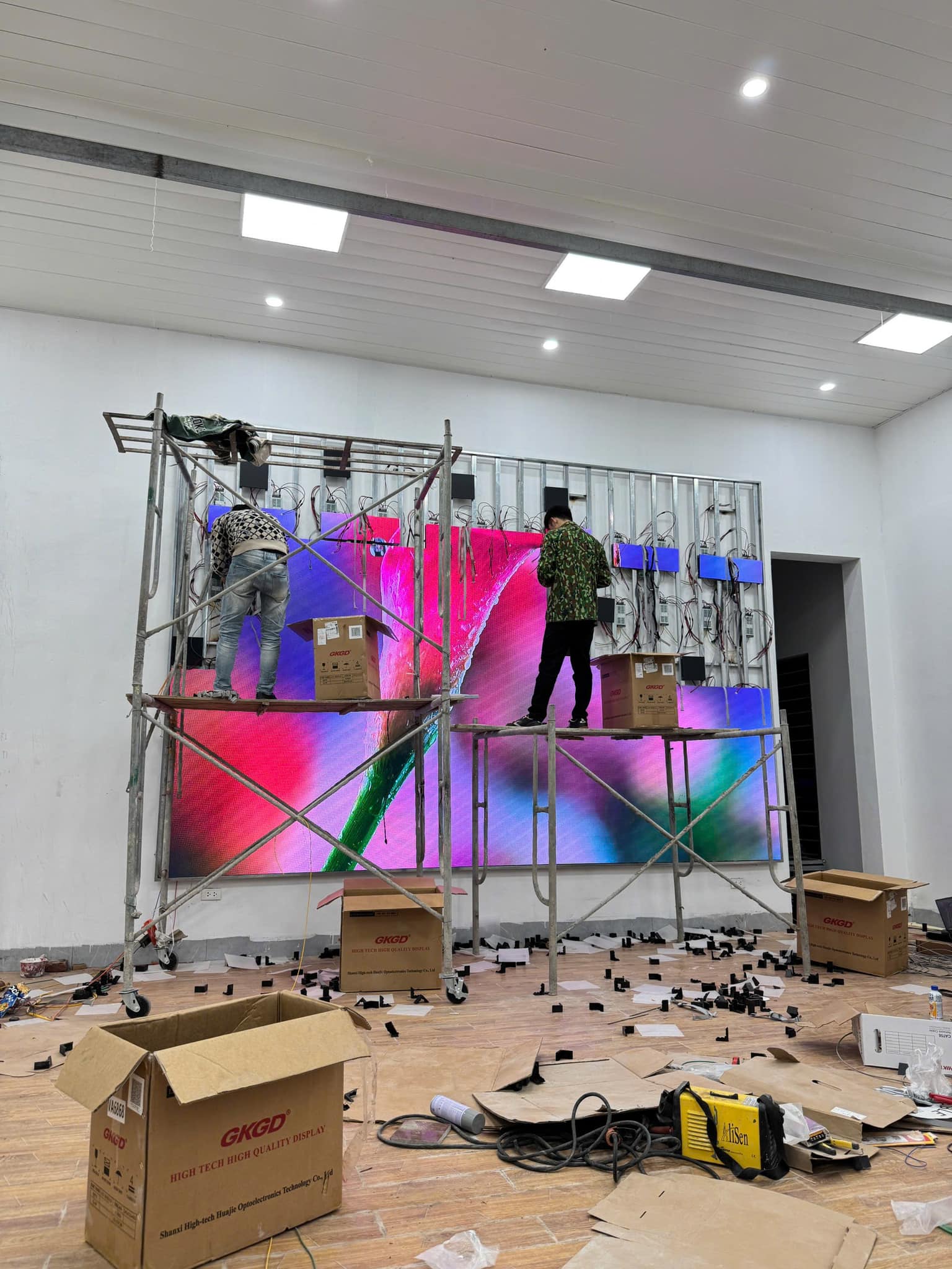 MÀN HÌNH LED ĐA SẮC