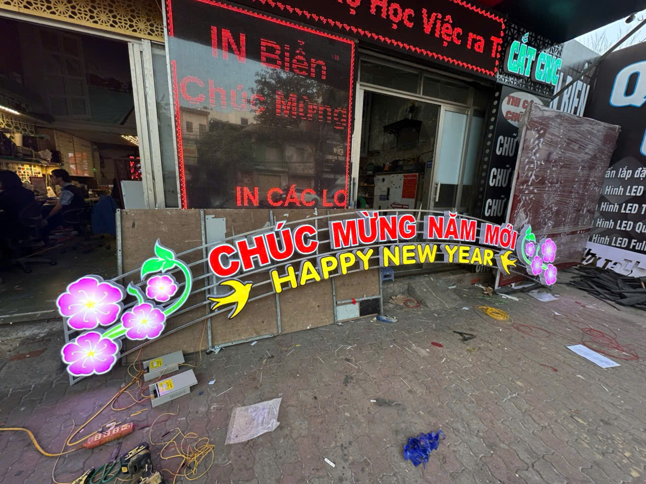 BIỂN CHỮ NỔI ĐÈN LED CHÚC MỪNG NĂM MỚI DÁN ĐỀ CAN