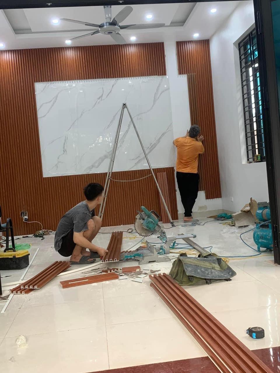 THI CÔNG TẤM VÂN ĐÁ KẾT HỢP ĐÈN LED 