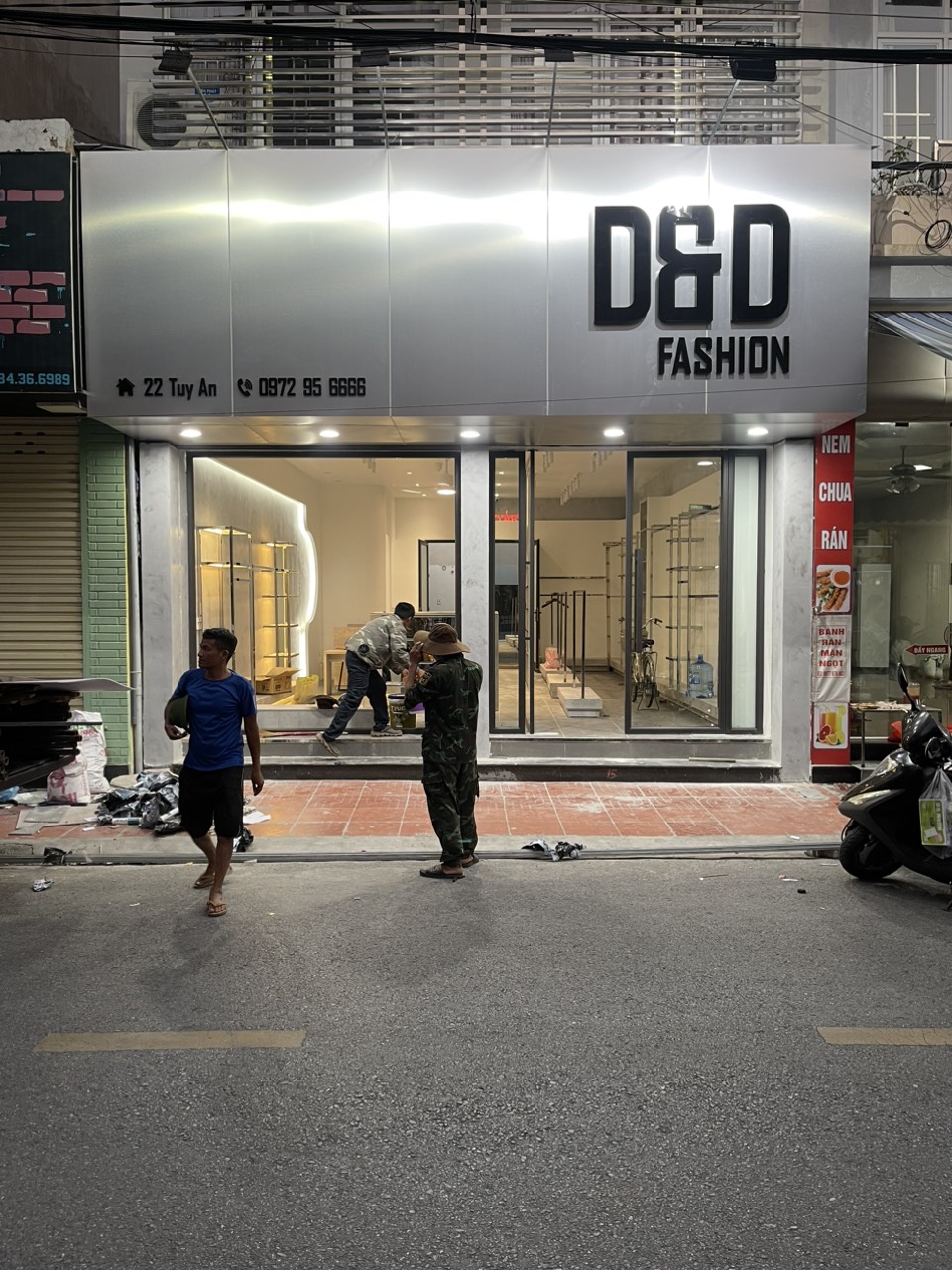 BIỂN QUẢNG CÁO ĐÈN HẮT SÁNG MẶT