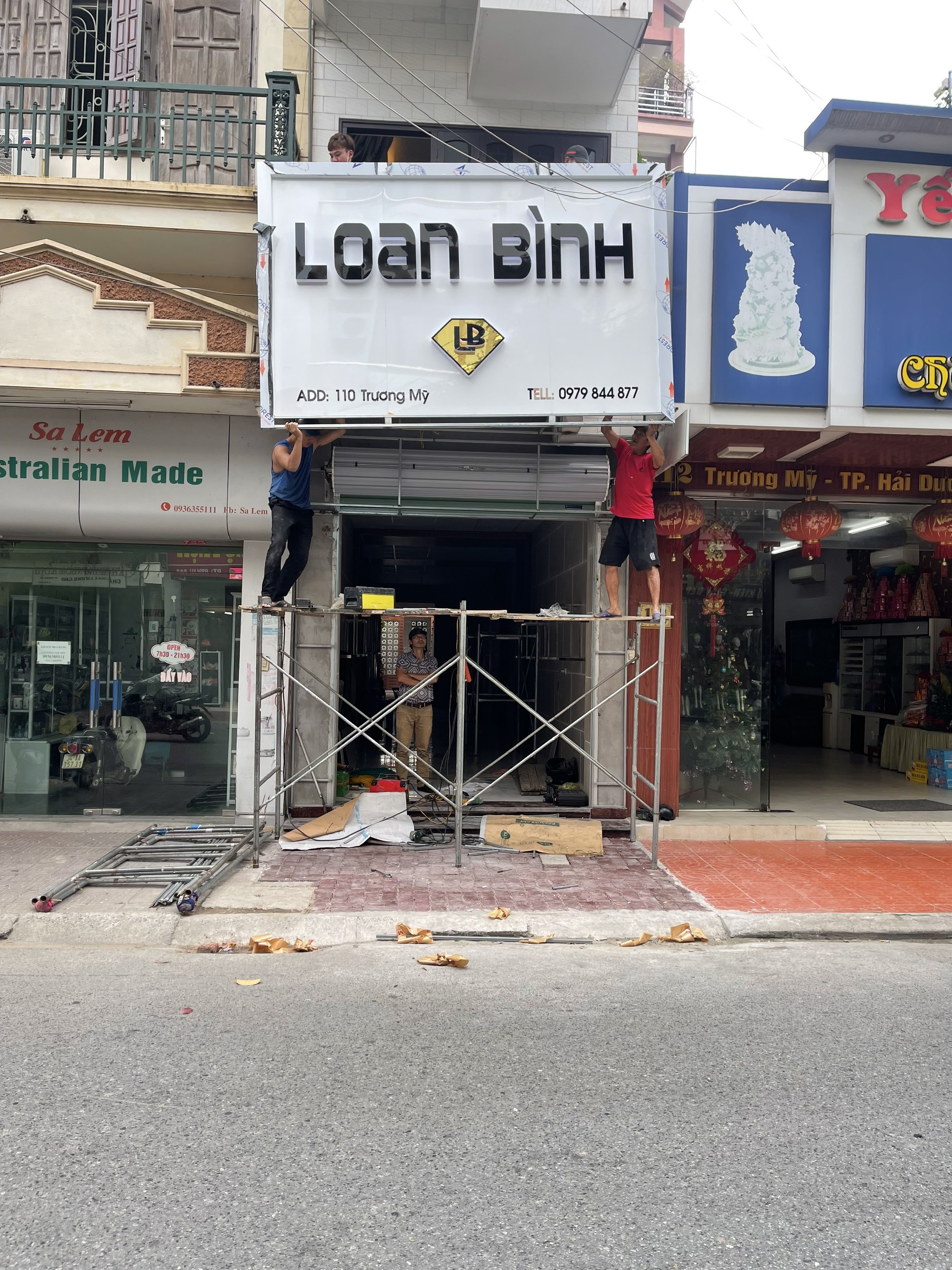 THI CÔNG BIỂN HIỆU THỜI TRANG TẠI HẢI DƯƠNG