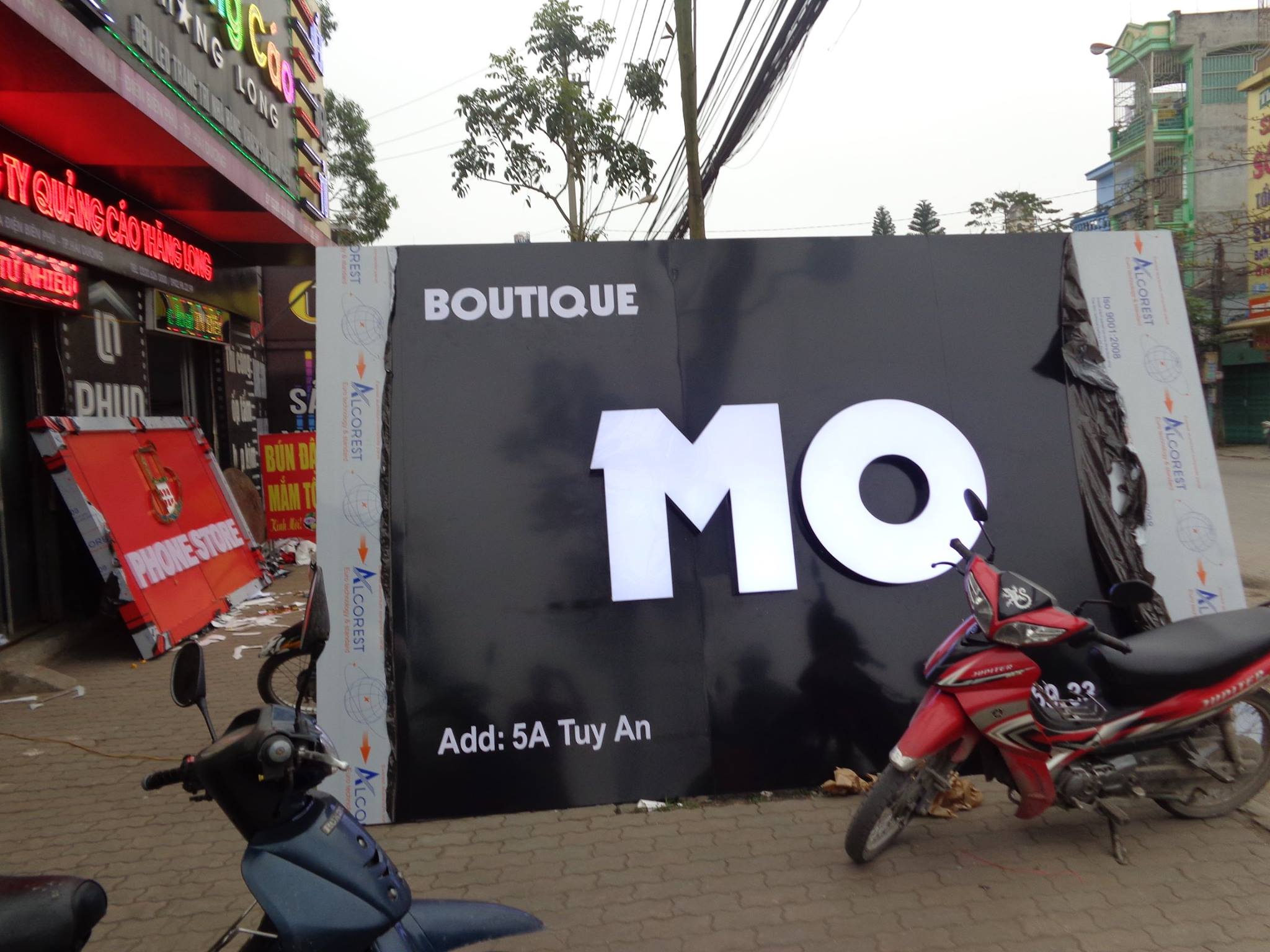 BIỂN QUẢNG CÁO ALU CHỮ MICA MO