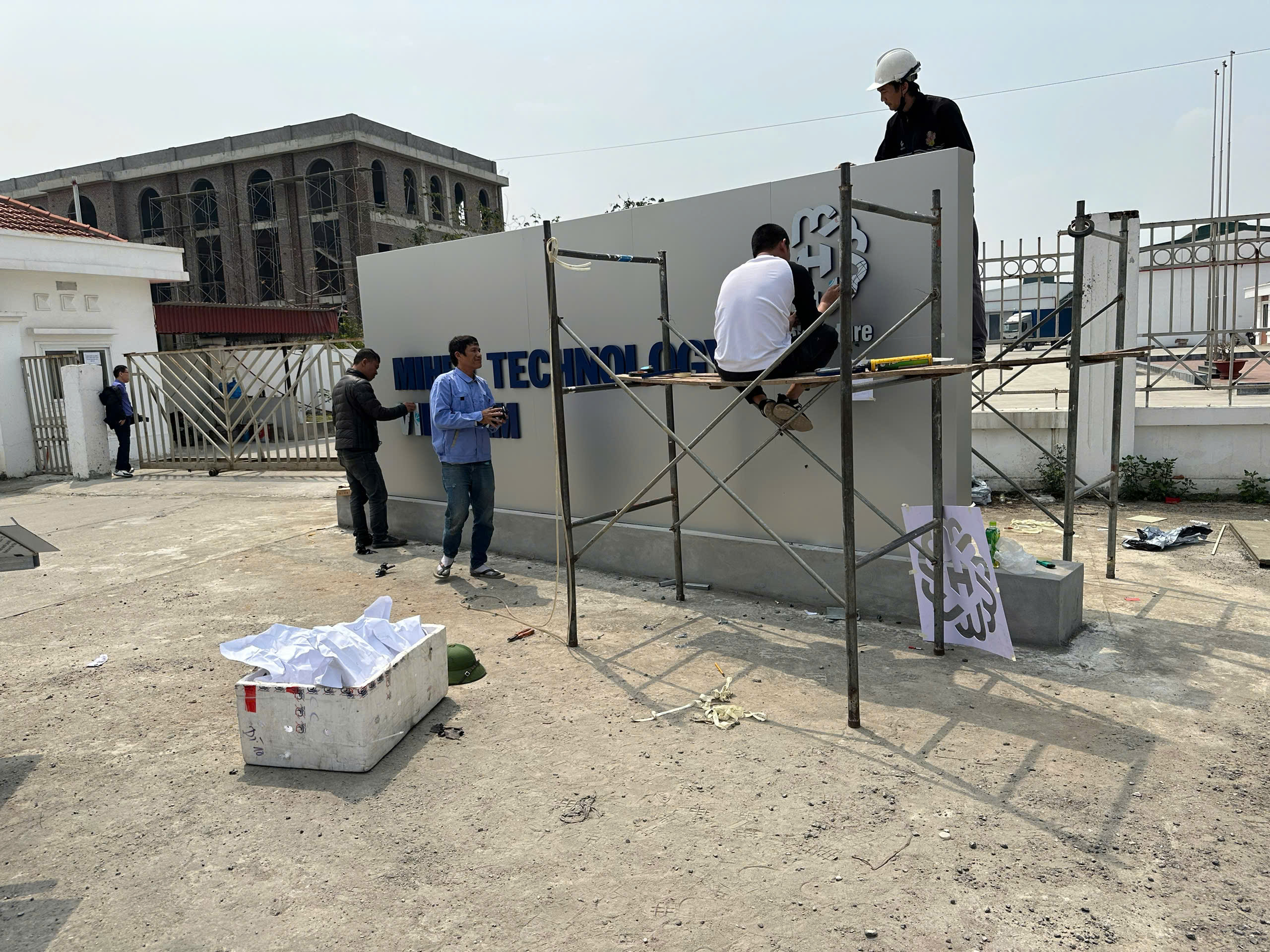 BIỂN QUẢNG CÁO CÔNG TY 