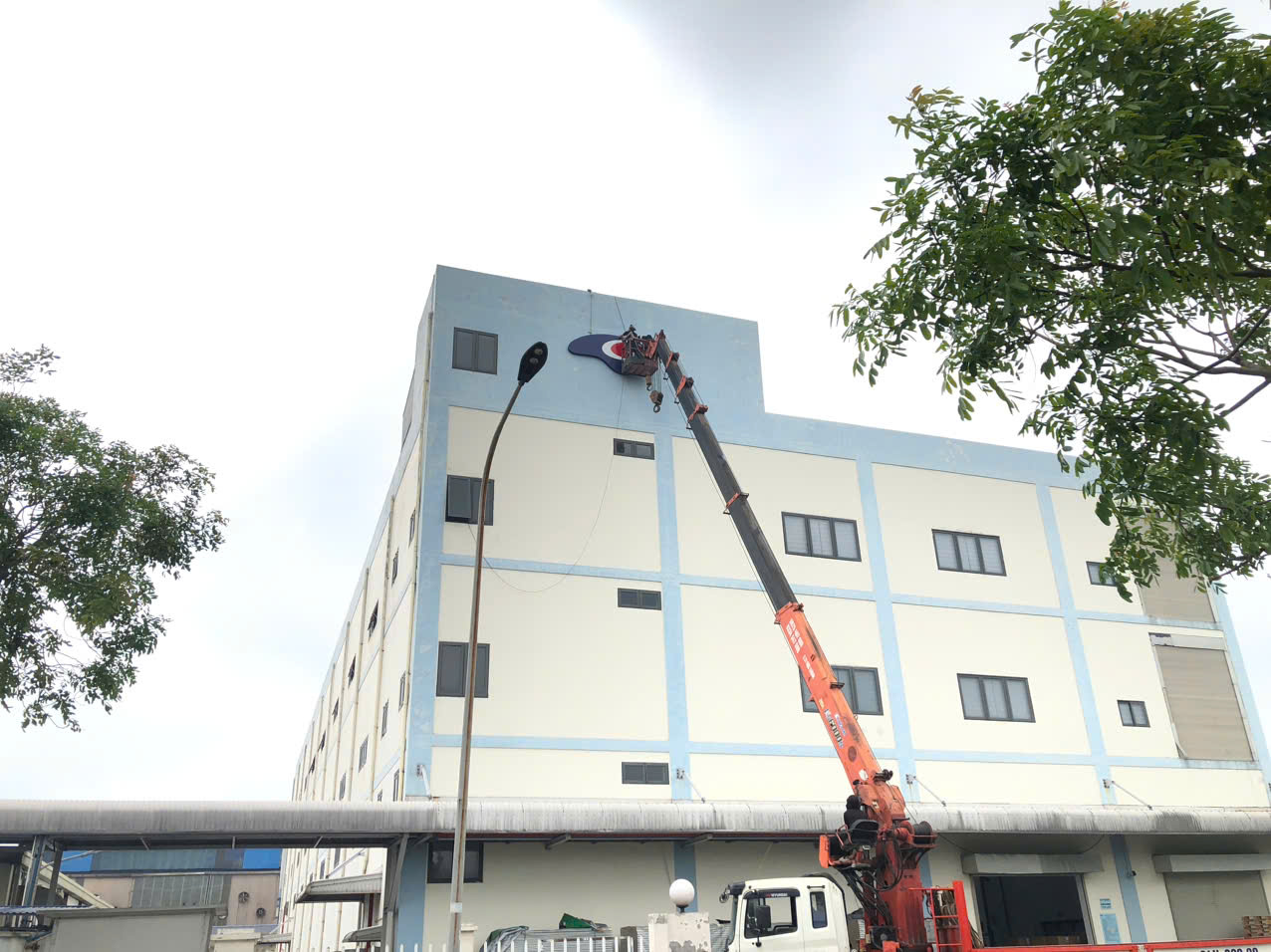 THI CÔNG BIỂN QUẢNG CÁO TẠI KHU CÔNG NGHIỆP ĐẠI AN