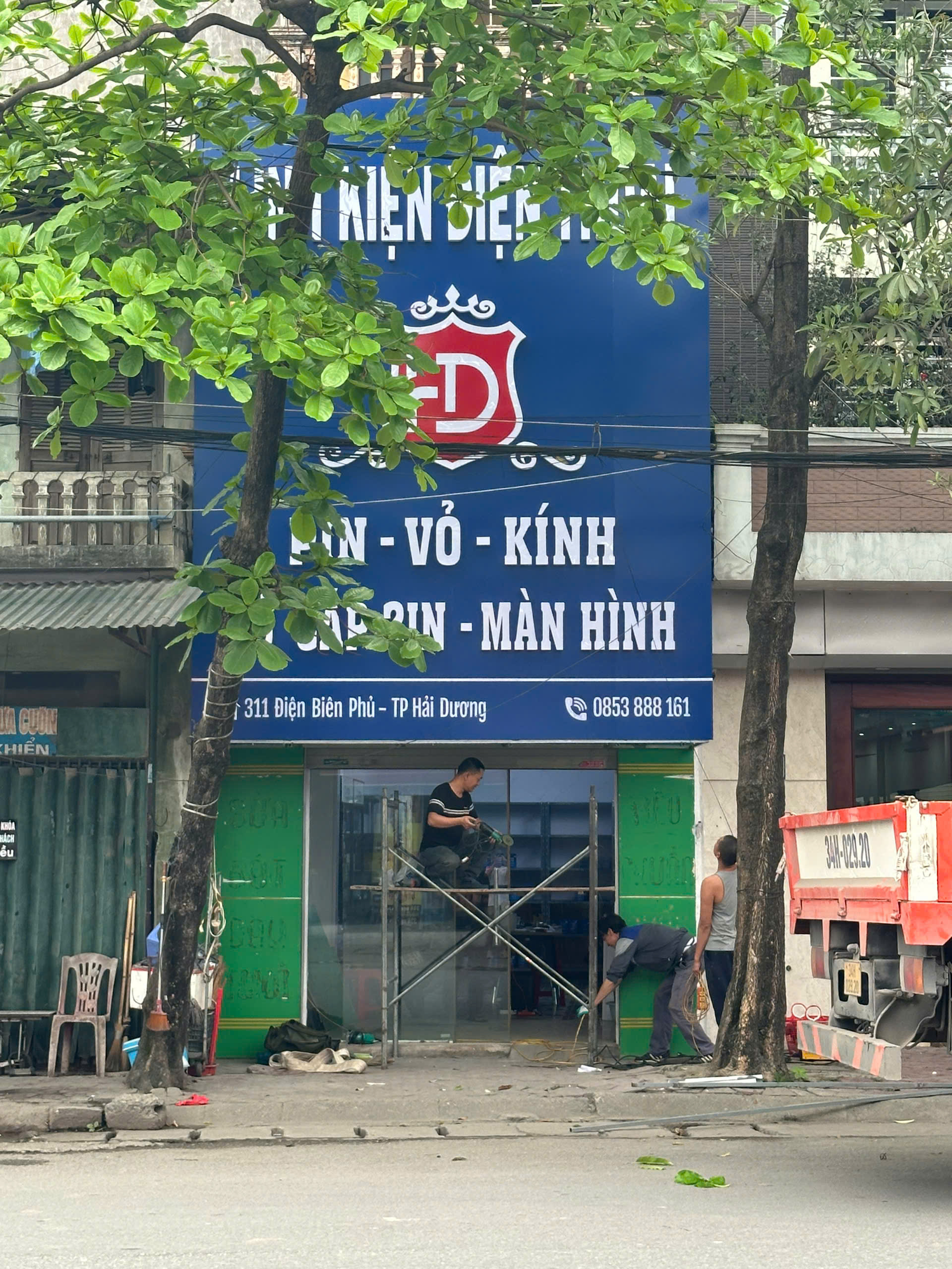 THI CÔNG BIỂN QUẢNG CÁO PHỤ KIỆN ĐIỆN THOẠI TẠI HẢI DƯƠNG HẢI PHÒNG
