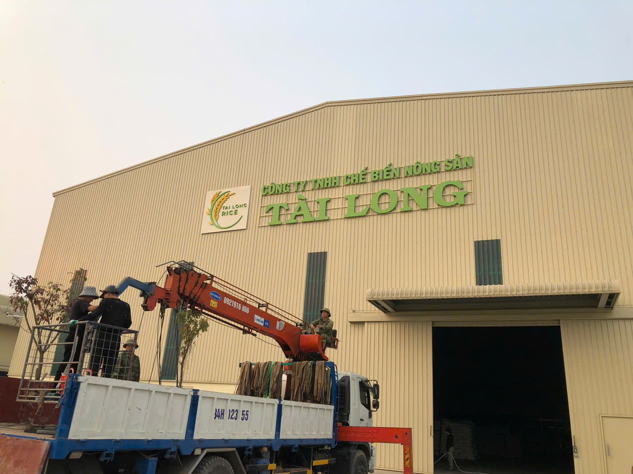 BÀN GIAO BIỂN QUẢNG CÁO TÀI LONG
