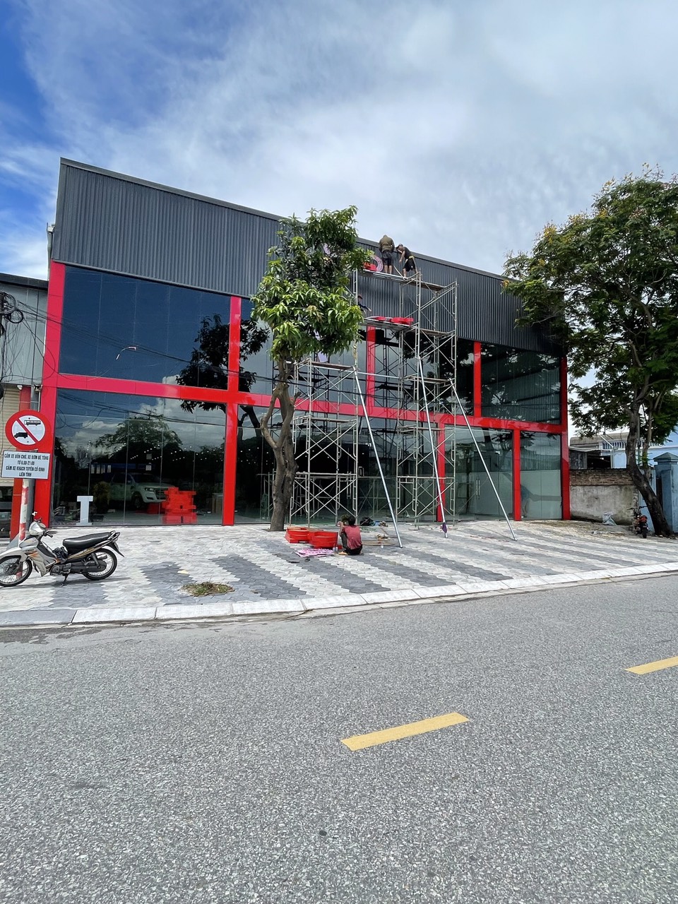 BIỂN QUẢNG CÁO NGOÀI TRỜI PHƯỜNG THÀNH ĐÔNG