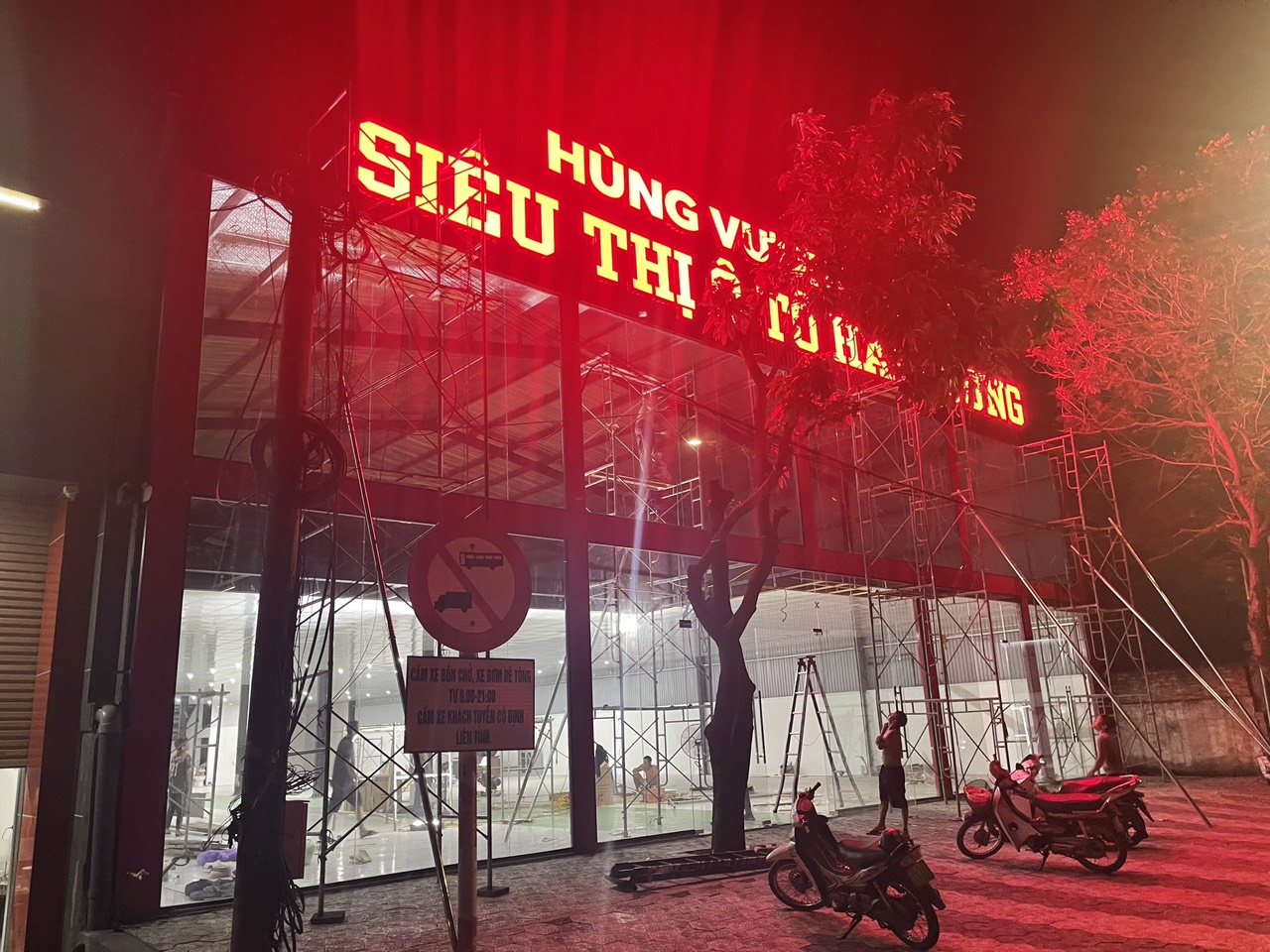 BIỂN QUẢNG CÁO MUA BÁN Ô TÔ