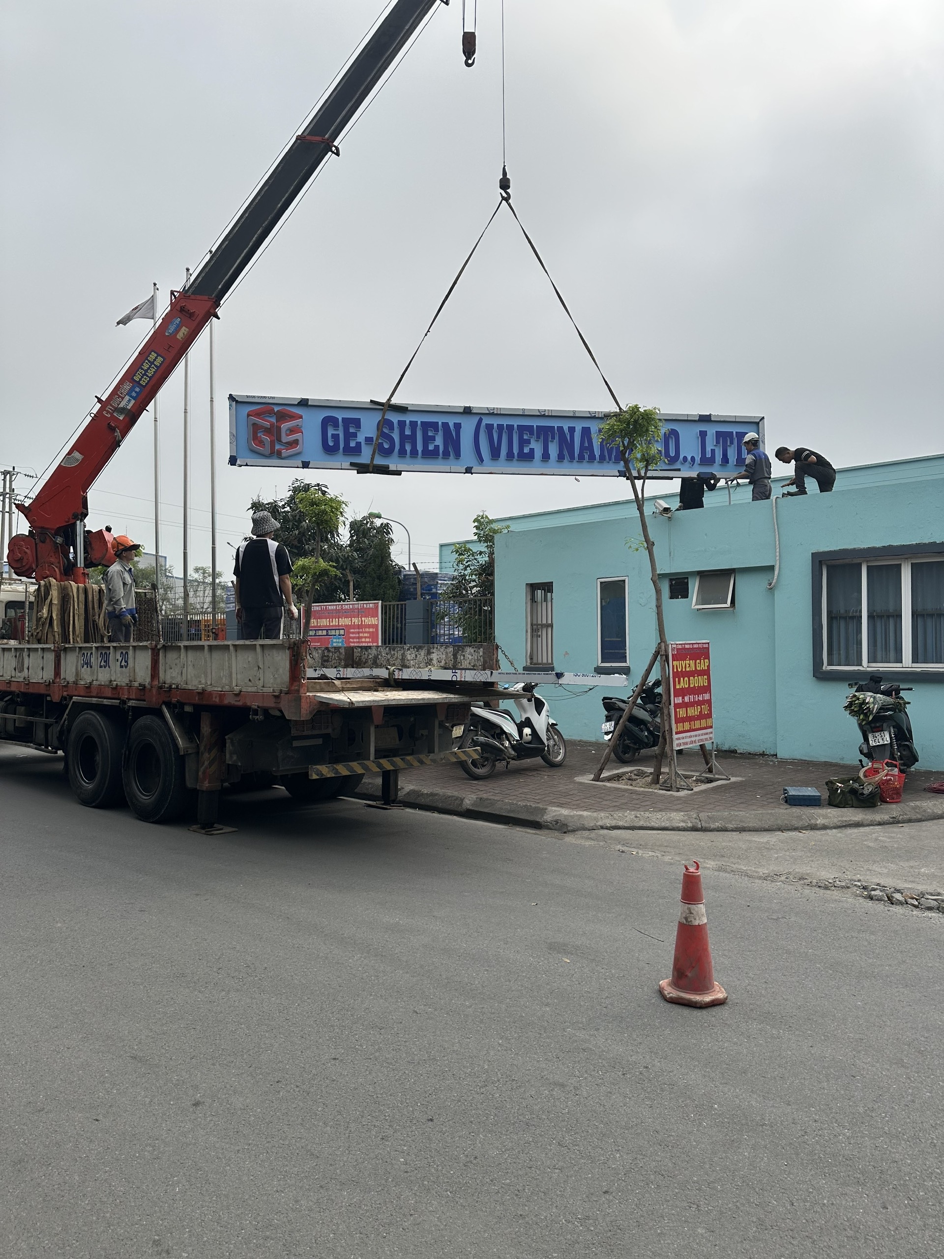 THI CÔNG BIỂN QUẢNG CÁO TAI CÁC KHU CÔNG NGHIỆP HẢI PHÒNG