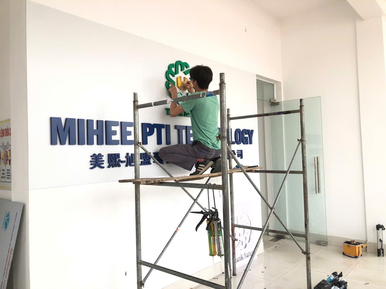 BIỂN QUẢNG CÁO CHỮ NỔI ĐÓN KHÁCH