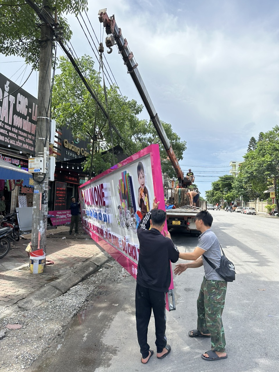 THI CÔNG BIỂN QUẢNG CÁO SIÊU THỊ Ở TẠI HẢI DƯƠNG