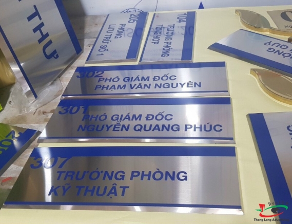BIỂN INOX TÊN PHÒNG BAN GIÁM ĐỐC
