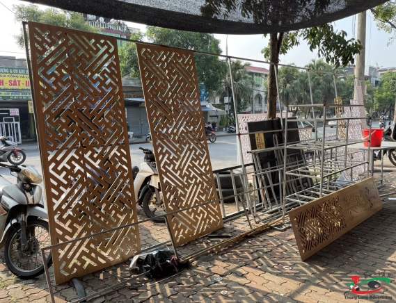 VÁCH NGĂN CNC GỖ