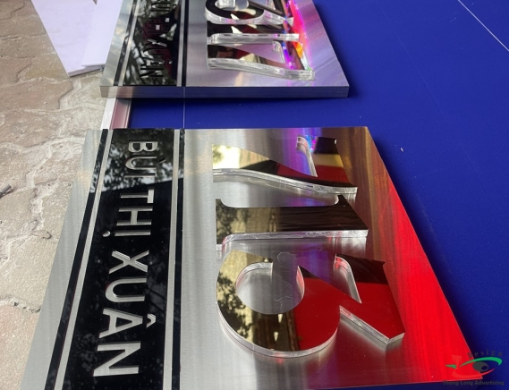 LÀM BIỂN SỐ NHÀ MICA DÁN ĐỀ CAN IN UV Ở HẢI DƯƠNG