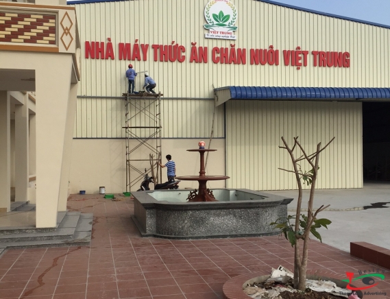 THI CÔNG LẮP ĐẶT LÔ GÔ CÔNG TY TRÊN CAO TẠI HẢI DƯƠNG