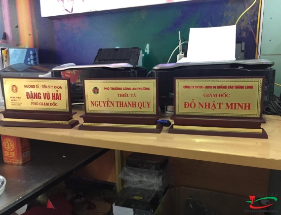BIỂN CHỨC DANH  ĐỂ BÀN 