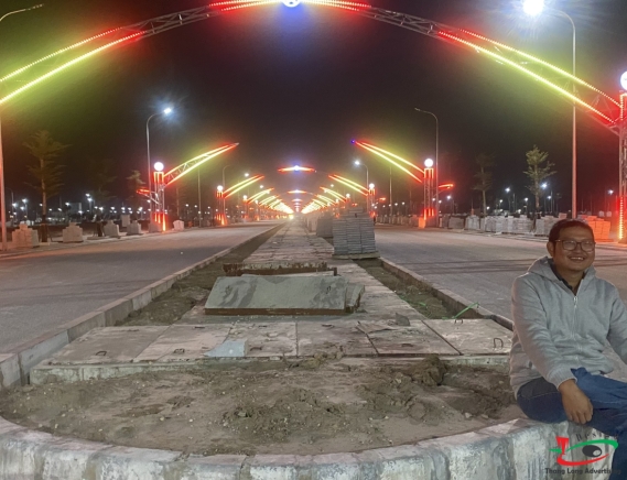 TRANG TRÍ CỘT ĐÈN LED QUẢNG TRƯỜNG