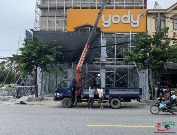 CHỮ NỔI MẶT MIKA CHÂN ALUMINIUM