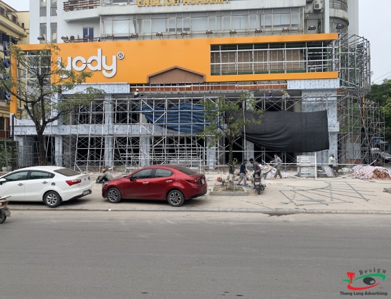 THI CÔNG BIỂN QUẢNG CÁO YODY