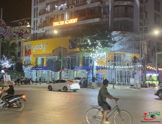 THI CÔNG BIỂN QUẢNG CÁO YODY
