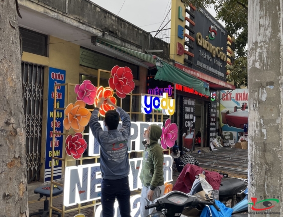 THI CÔNG CHỮ MIKA HỘP ĐÈN LED VIỀN KHU CÔNG NGHIỆP HẢI DƯƠNG