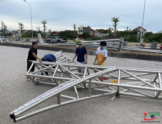 TRANG TRÍ CỘT ĐÈN LED QUẢNG TRƯỜNG