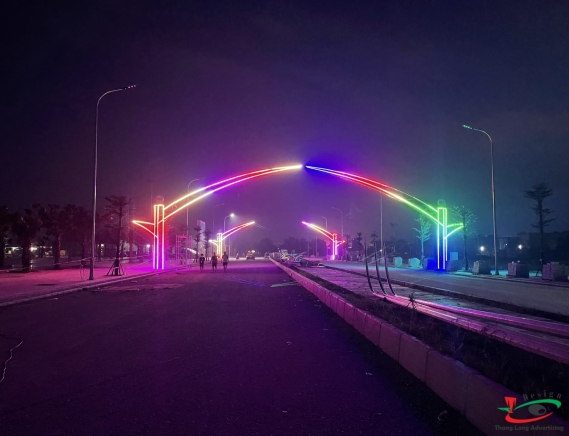 TRANG TRÍ CỘT ĐÈN LED QUẢNG TRƯỜNG
