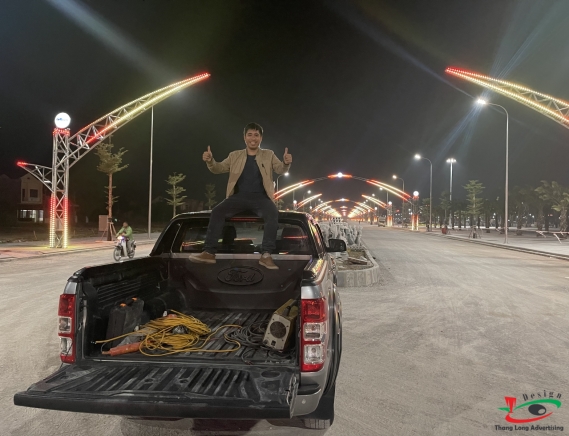 TRANG TRÍ CỘT ĐÈN LED QUẢNG TRƯỜNG