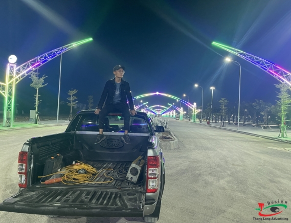 TRANG TRÍ CỘT ĐÈN LED QUẢNG TRƯỜNG