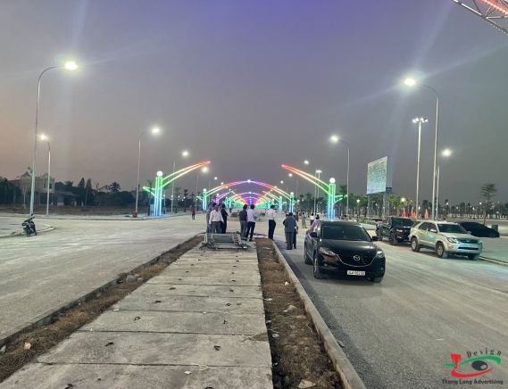 TRANG TRÍ CỘT ĐÈN LED QUẢNG TRƯỜNG