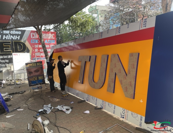 THI CÔNG BIỂN QUẢNG CÁO UY TÍN Ở TẠI CHÍ LINH HẢI DƯƠNG