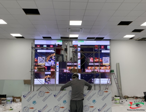 THI CÔNG MÀN HÌNH LED PHÒNG MAKETING 