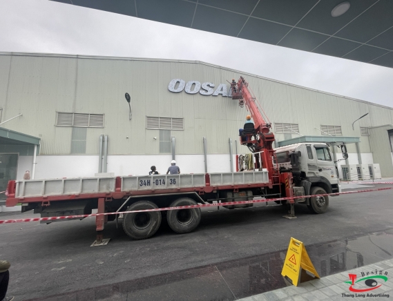 Thi công bộ chữ nổi công ty DOOSAN 