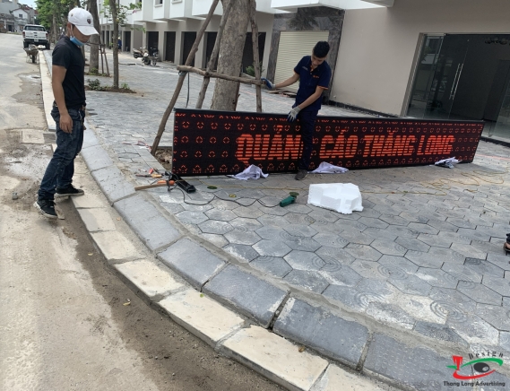 THI CÔNG BIỂN LED P10 MÀU TRẮNG 