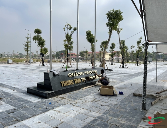 CHỮ INOX CHÂN DỰNG NỔI SANG TRỌNG 